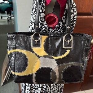 Coach Shoulder bag  patent & suede leather inlaid C design black yellow gray EUC